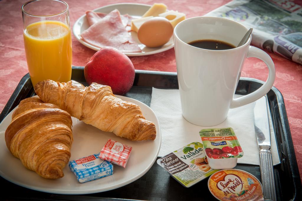 Logis Hotels - Hotel Et Restaurant Les Cordeliers カステルジャルー エクステリア 写真